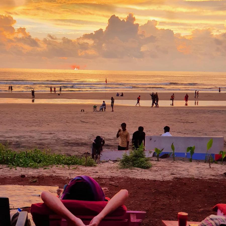 Love Temple Beach Resort Arambol Exterior foto