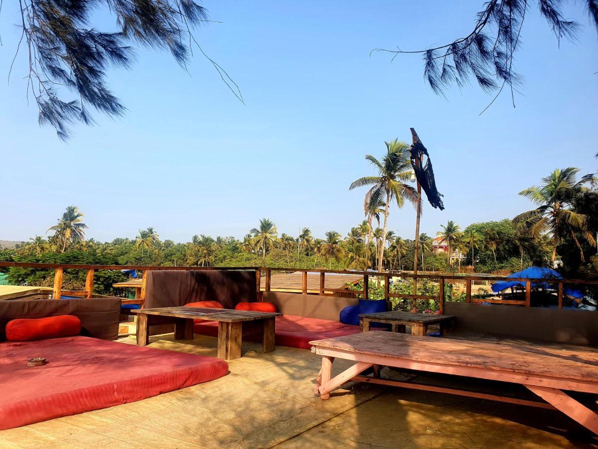 Love Temple Beach Resort Arambol Exterior foto