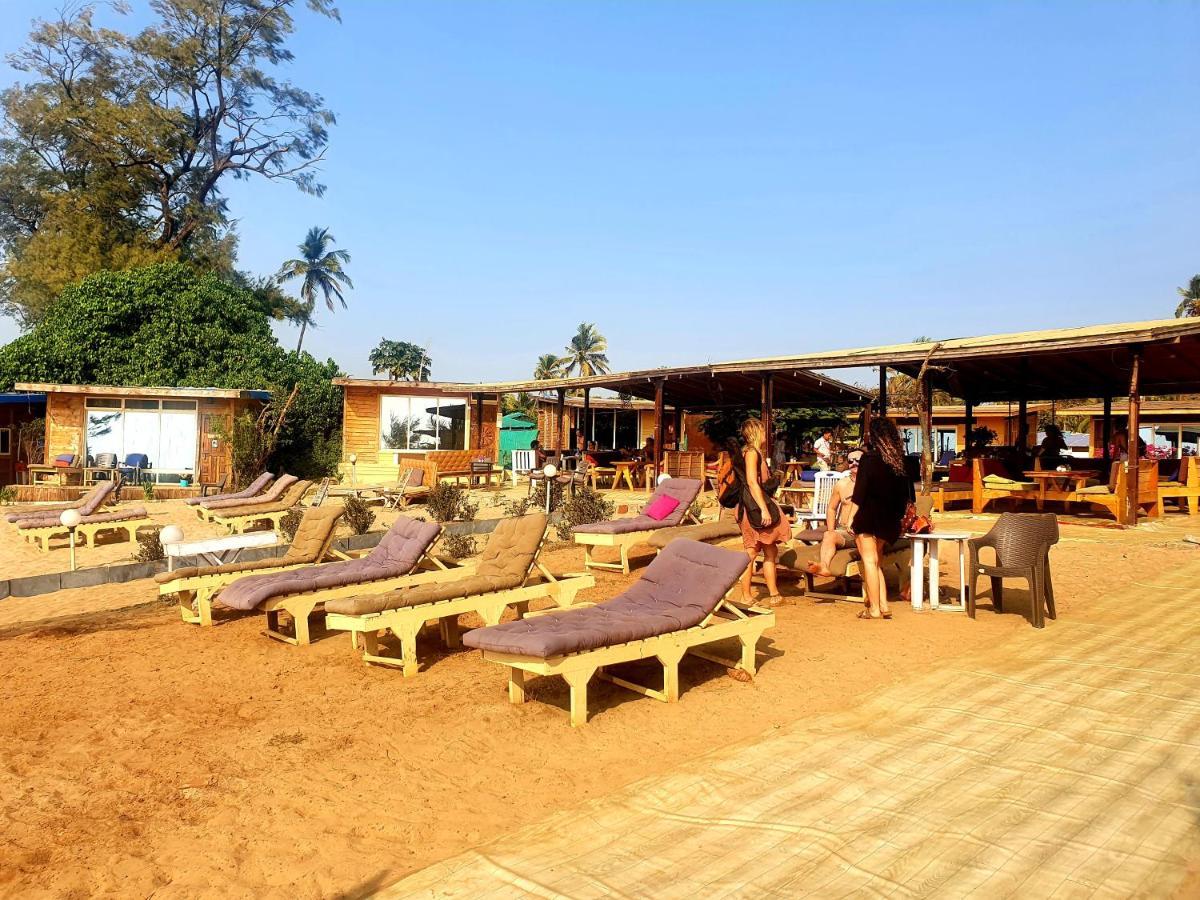 Love Temple Beach Resort Arambol Exterior foto