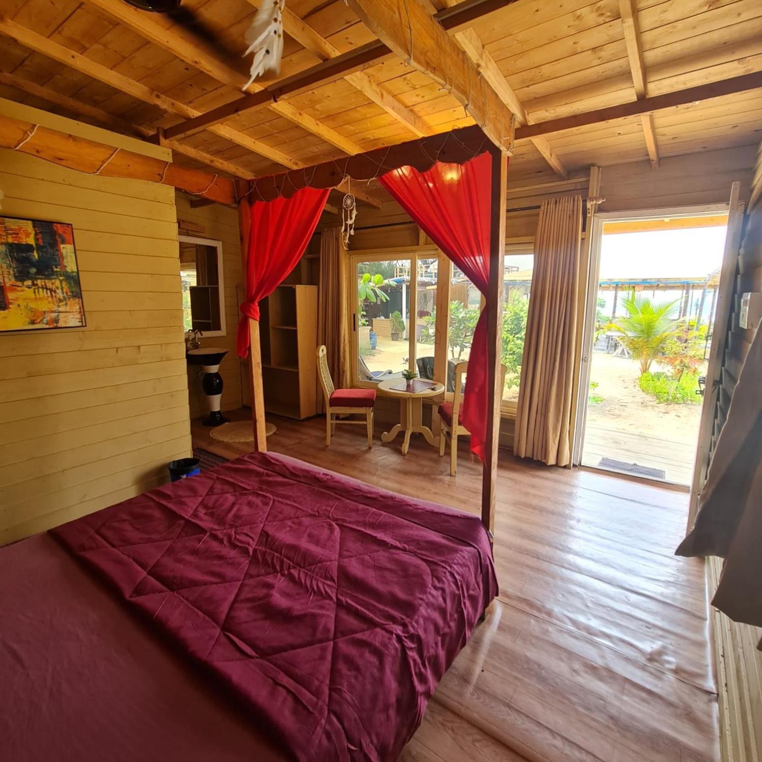 Love Temple Beach Resort Arambol Exterior foto