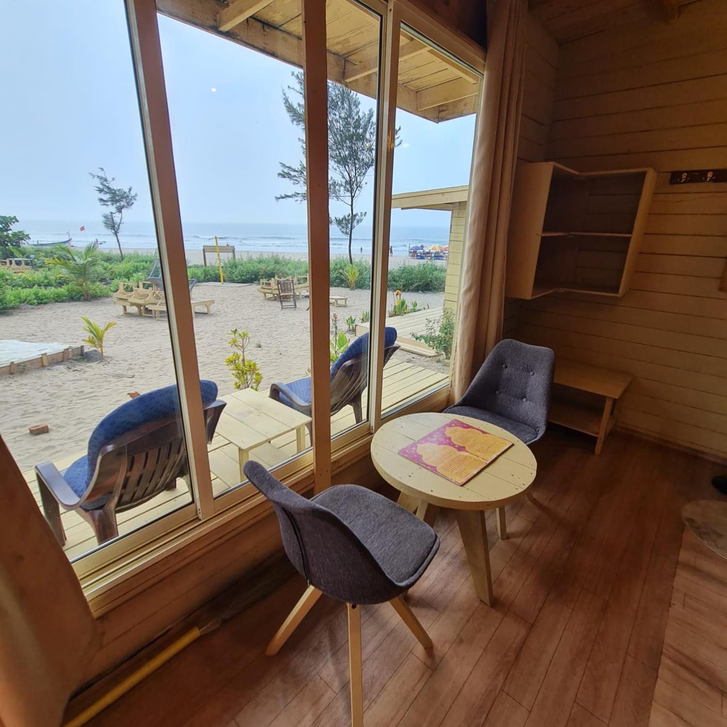 Love Temple Beach Resort Arambol Exterior foto