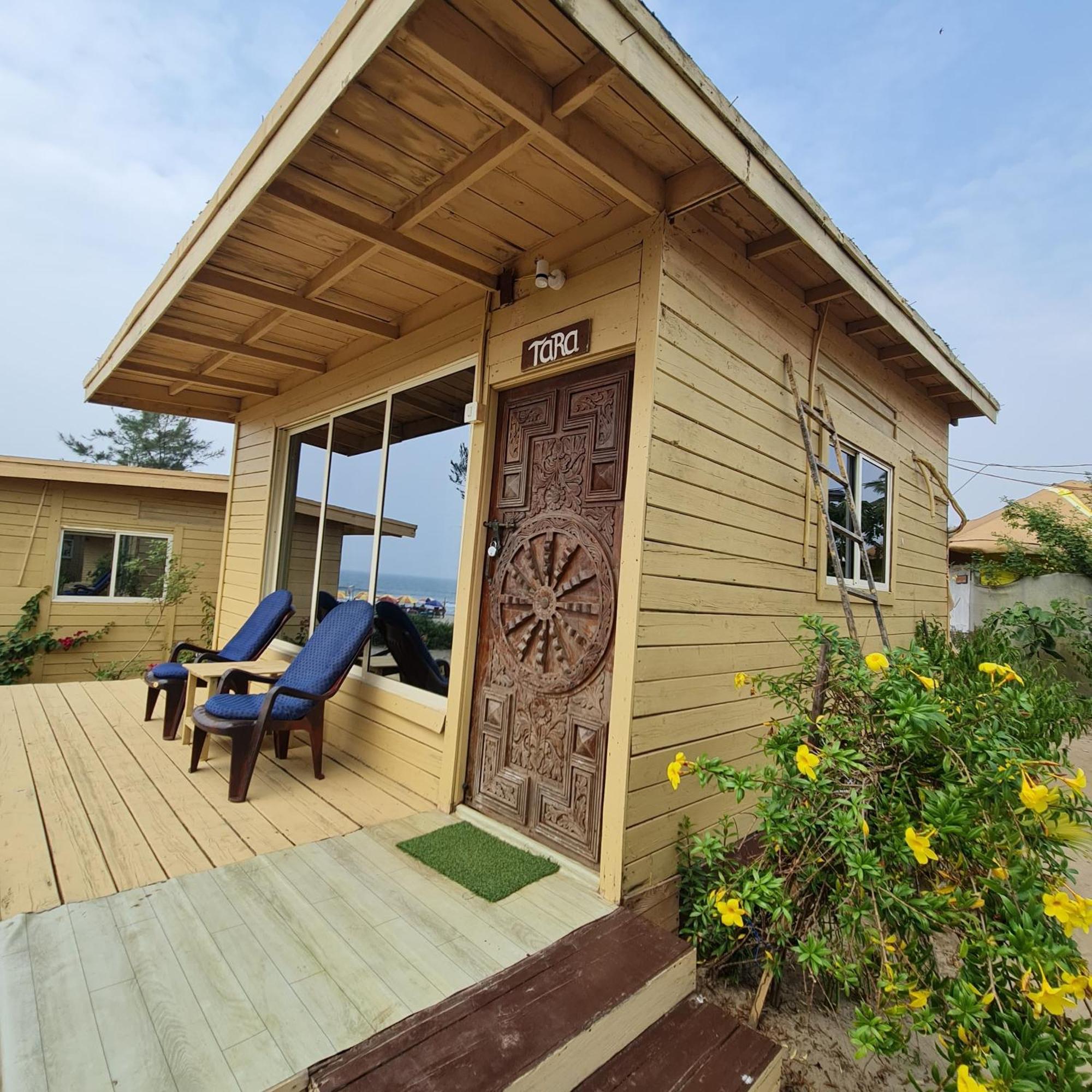 Love Temple Beach Resort Arambol Exterior foto